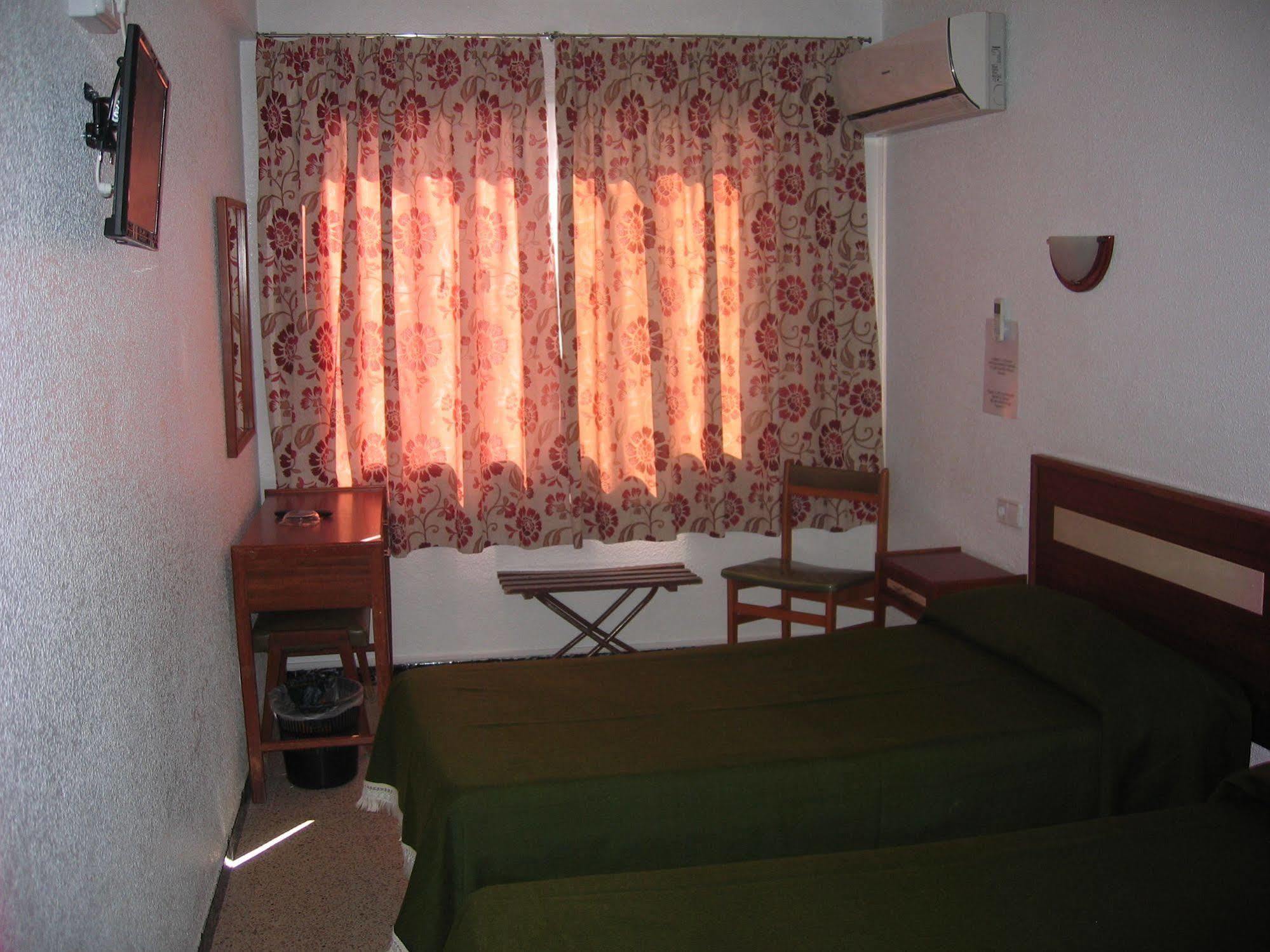 Hotel Condestable Benidorm Buitenkant foto